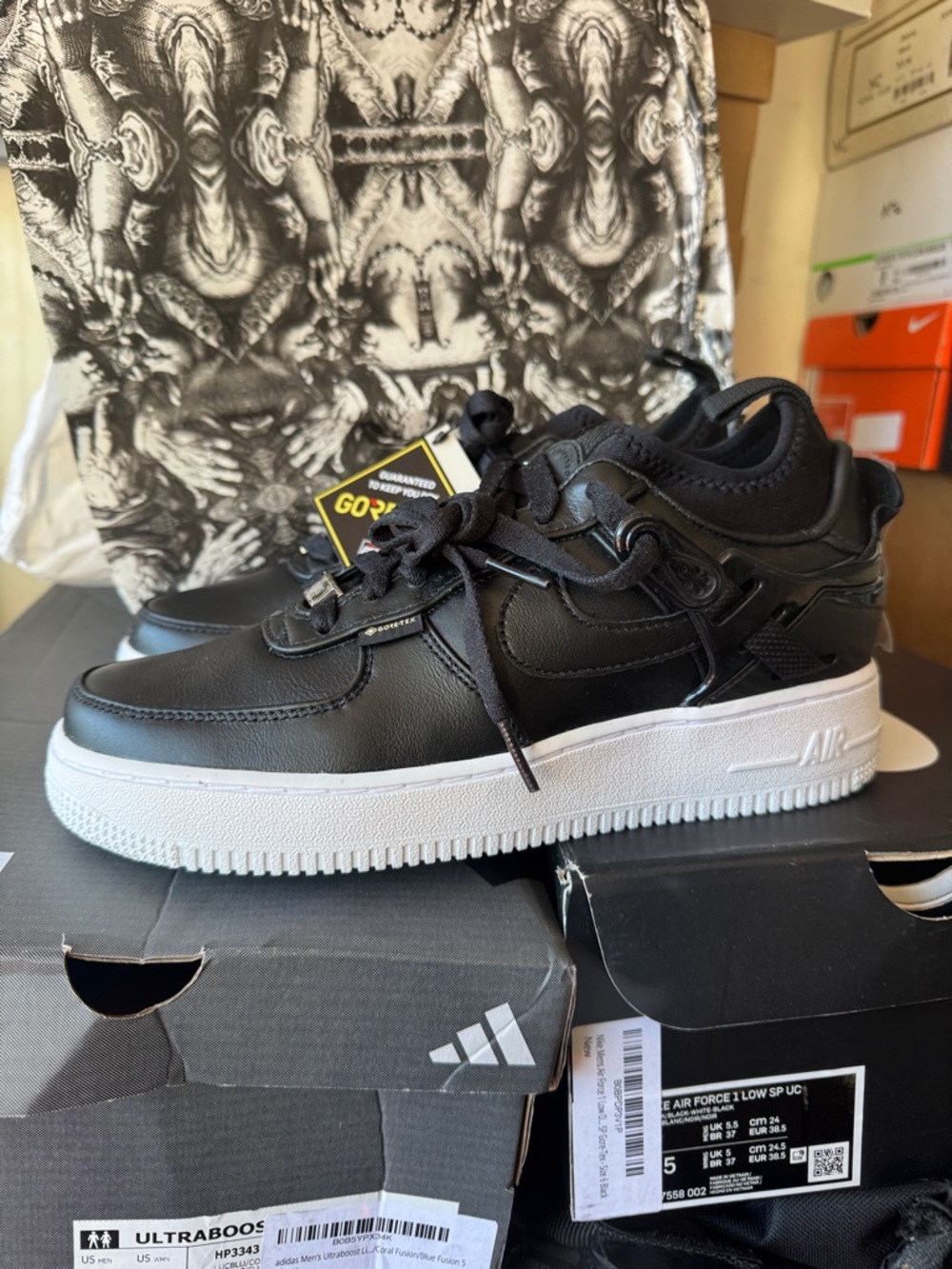 Nike Black & White Low-Top Sneakers with White Sole